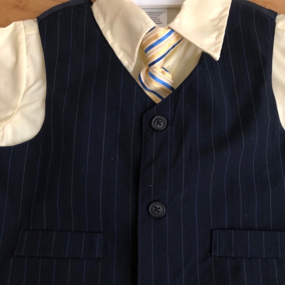 Toddler Boys Suit - Picture 4 of 6